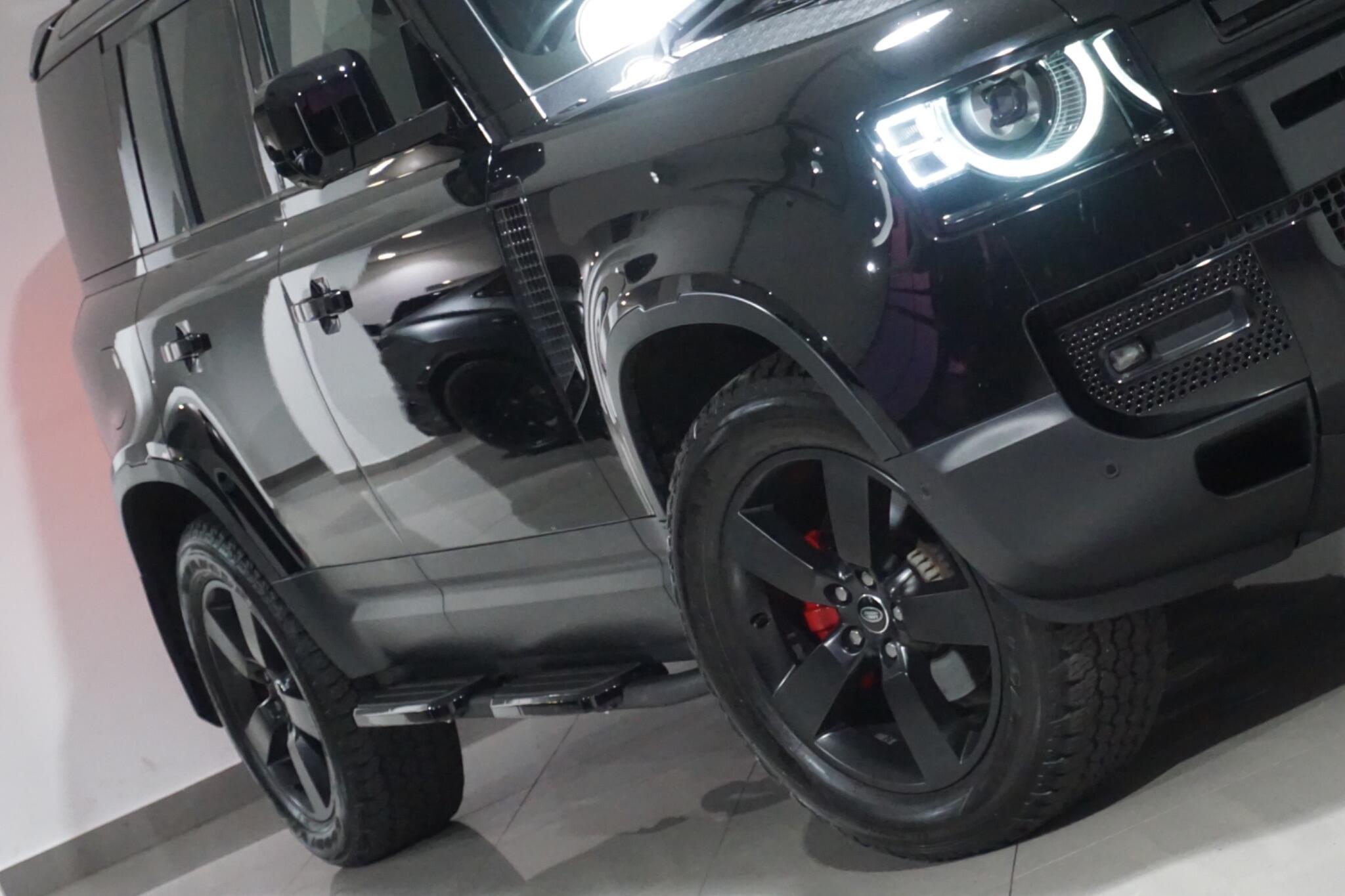 Land Rover Defender 110 3.0 D250 MHEV HSE Hard Top SUV 5dr Diesel Auto 4WD MWB Euro 6 (s/s) (250 ps)